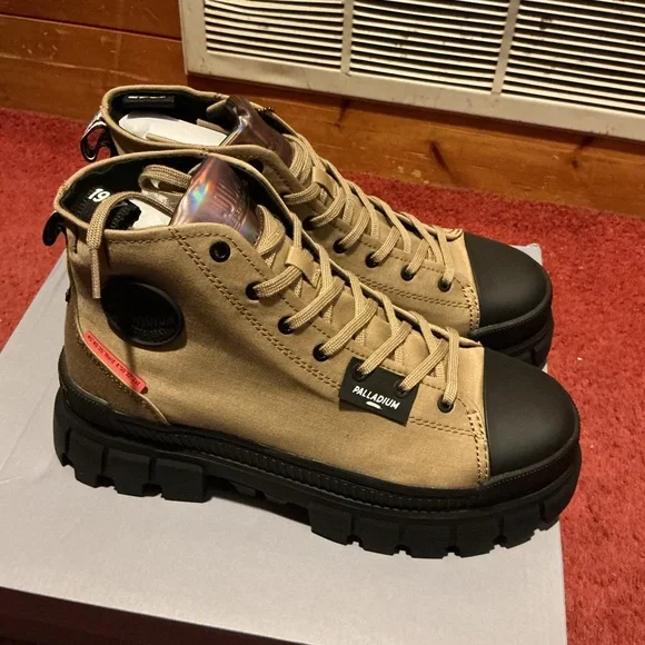 Palladium Revolt HI TX olive color shoes - Picture 4 of 7